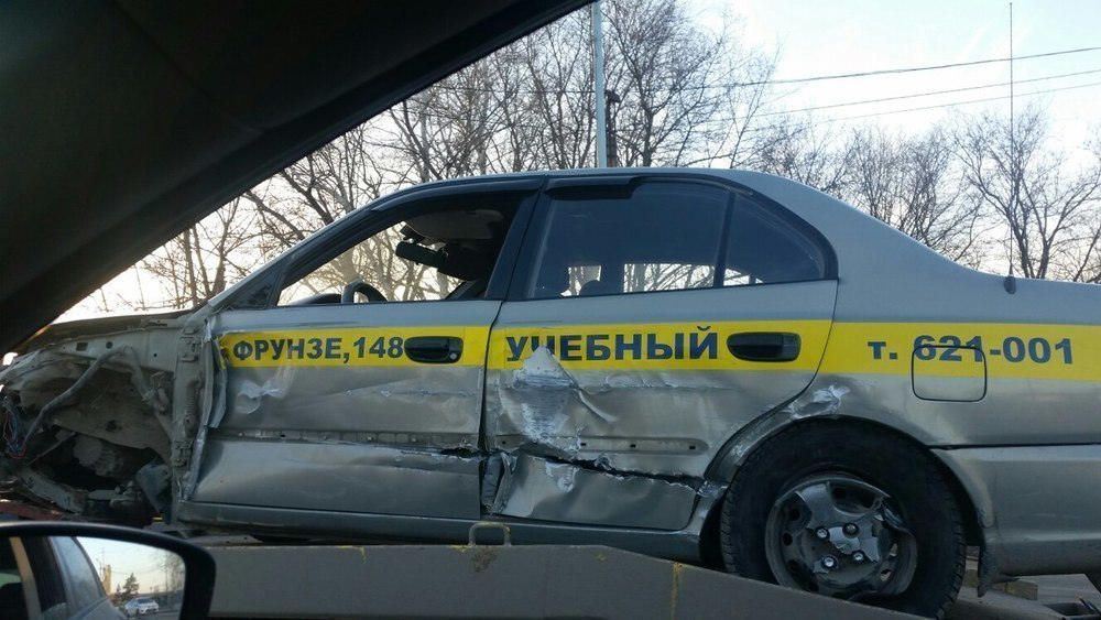 На трассеТаганрог-Ростов произошло ДТП с участием учебного автомобиля