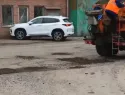 Таганрожцы высмеяли новый способ «ремонта» дорог