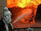 В Таганроге сгорел гараж вместе с автомобилем