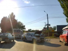 В Таганроге водитель проехал на запрещающий сигнал светофора, чем спровоцировал ДТП