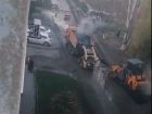 «Лужи, неубранные камни, мусор», - как делают ремонт дорог в Таганроге