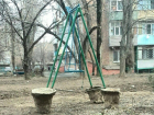 «Благоустроенные качели» на улице  Москатова увидел житель  Таганрога