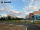 В Таганроге у нового детского сада на Мариупольском шоссе наконец-то обустроили тротуар 