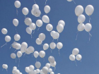 Таганрогские судьи выпустили белые шары в память о погибших детях