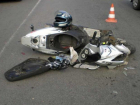 В Таганроге столкнулись скутер и легковой автомобиль