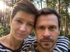 Актер из Таганрога Павел Деревянко выложил новое фото с женой