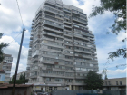  Из квартиры семнадцатиэтажного дома на Ломоносова упал человек в Таганроге