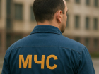 Под Таганрогом спасатели вытащили из восьмиметрового колодца трехлетнюю девочку и ее отца