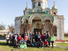 Чаепитие устроил настоятель храма в Вареновке для велолюбителей из Таганрога
