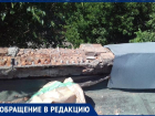 Бывшие работники комбайнового завода Таганрога живут в доме, где кирпичи летят на голову