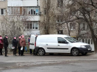 Таганрожцы в очереди за молоком в период самоизоляции