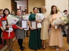 В преддверии Дня матери в Таганроге поздравили многодетных матерей