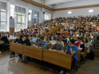 В Таганроге более 150 учащихся написали экономический диктант