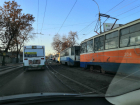 В Таганроге  трамвайчик скатился со скользких рельс, организовав пробки