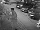 «Красота не в кайф»: мужчина вырвал украшение цветочного магазина в районе Нового Вокзала Таганрога