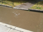 Ливневки чистят, а вода всё равно стоит на дорогах Таганрога 