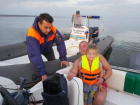 Спасатели помогли семье с ребенком в Таганрогском заливе