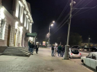 Молодежь Таганрога курит кальян между театром и администрацией