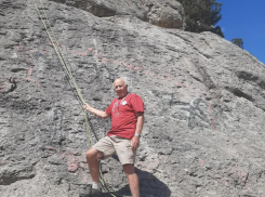 Таганрогский пенсионер покорил скалы Крепостной горы