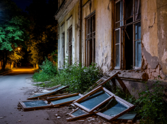 Двое раненых и 78 эвакуированных: ВСУ атаковали детский специнтернат под Таганрогом