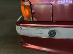 Драма на парковке: в Таганроге мелкое ДТП обернулось обвинениями в мошенничестве и бегством виновницы