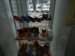 Таганрожцы в рамках акции «Время добра» оставляют продукты для нуждающихся