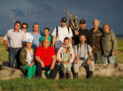 Пока Тодоренко любовалась буйволами на Маныче, Родригез общался с бездомными собаками Таганрога