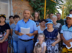 Замминистра ЖКХ РО посоветовал жителям Неклиновского района взять кредит на капремонт аварийного дома