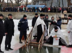 Количество таганрожцев, желающих искупаться в купели в этом году сократилось