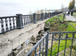 Таганрогская набережная обваливается пока власти ищут деньги на ремонт