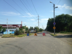 Продолжаются работы на коллекторе в Таганроге