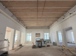 Два года спустя: пострадавший от ракеты музей в Таганроге показал прогресс в ремонте  