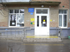 Не заплатив строителям за ремонт поликлиники, Владыкин нашёл нового строителя в соседнем доме