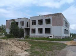 Глава поселения в Неклиновском районе «выбил» материальную помощь от правительства области