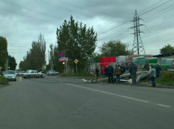 Столкновение двух отечественных авто повлекло за собой обрыв линий электропередач в Таганроге