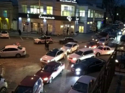 Движение транспорта на центральных улицах Таганрога заморозят из-за киносъемок