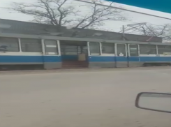 «Безопасный» трамвай в Таганроге ездит с открытой дверью