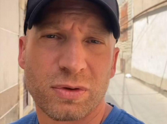 Три года скитается и имени Бузовой чурается: что стало с участником «Дом 2» из Таганрога Романом Третьяковым