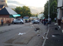 Два таганрожца чудом выжили в смертельном ДТП в Кисловодске 