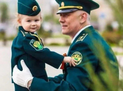 Сотрудники таможенной службы отмечают сегодня свой профессиональный праздник
