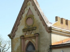 Могилу таганрогского историка прибрали, зато его усадьба гибнет на глазах