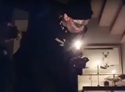 Рома Зверь напугал своих детей на Хэллоуин