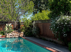 В Таганроге мужчина утонул в бассейне