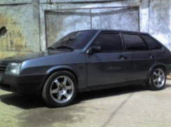 Под Таганрогом мужчина решил потренироваться в угоне на отечественной легковушке