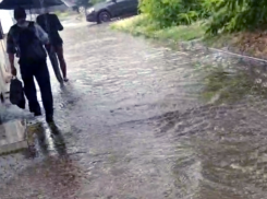 Ливень в Таганроге вновь обнажил проблемы ливневок