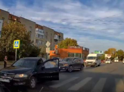 В Таганроге на пешеходном переходе сбили девушку