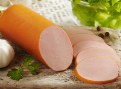 10 кг колбасы, не имеющей документов, уничтожили в магазине Таганрога