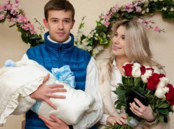 У полузащитника футбольного клуба «Таганрог» Яна Казаева родился сын