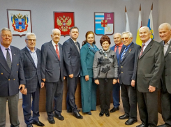 В Таганроге провели предновогоднюю встречу с Почётными гражданами 