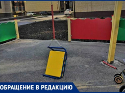  После публикации «Блокнот Таганрог» застройщик ЖК «Авиатор» повесил «одноразовые» качели